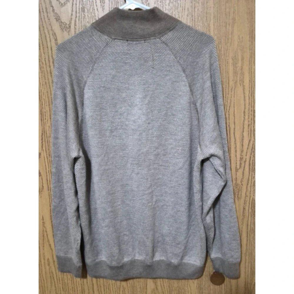 Tahari Men's Long Sleeve Beige & White Pattern Zip Pullover Knit Sweater Size L